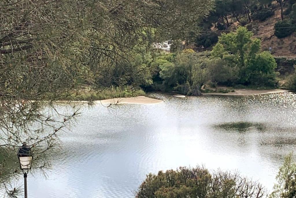 La Casa Del Lago Navas del Rey Eksteriør bilde